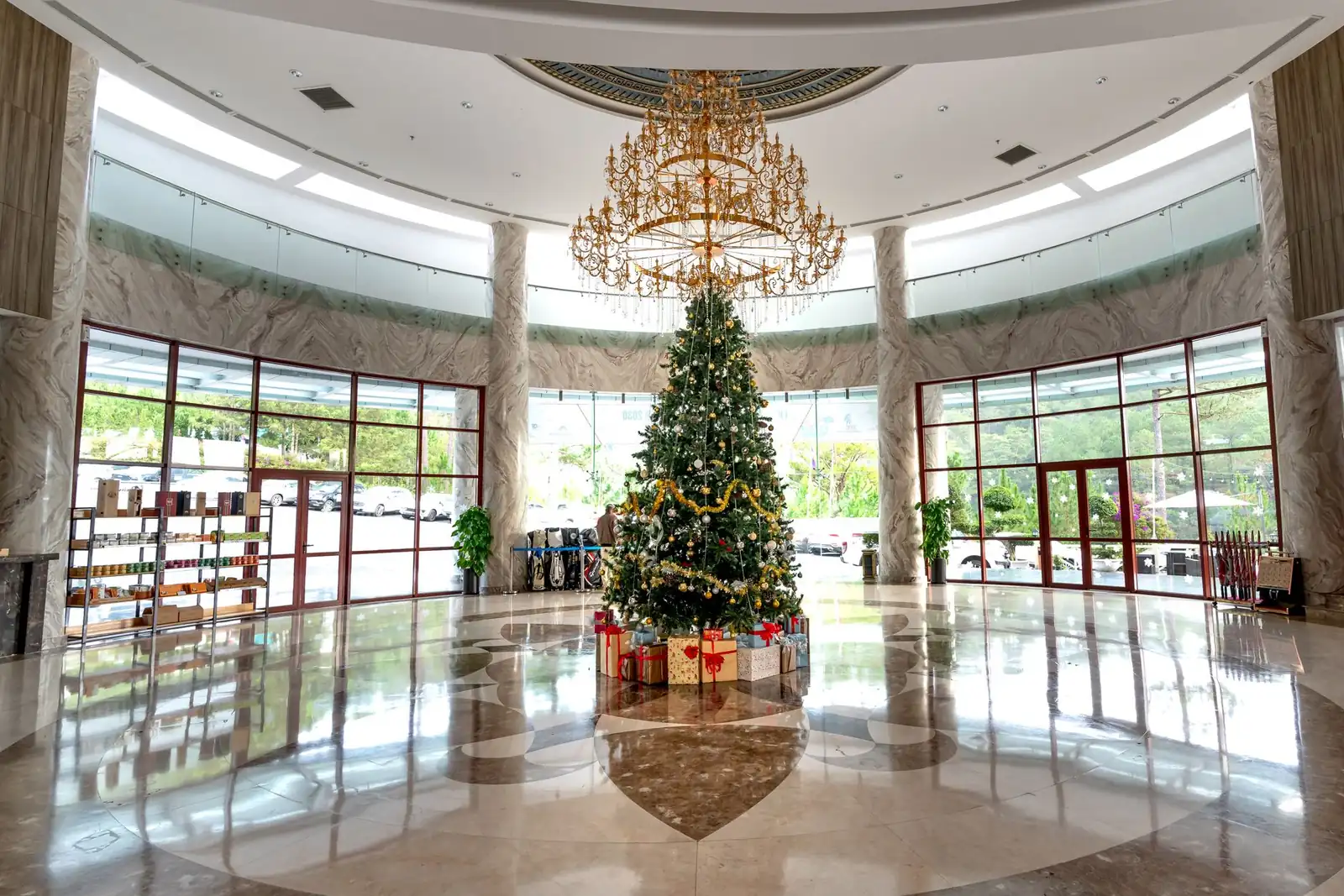 ZelquarianregalHouse interior